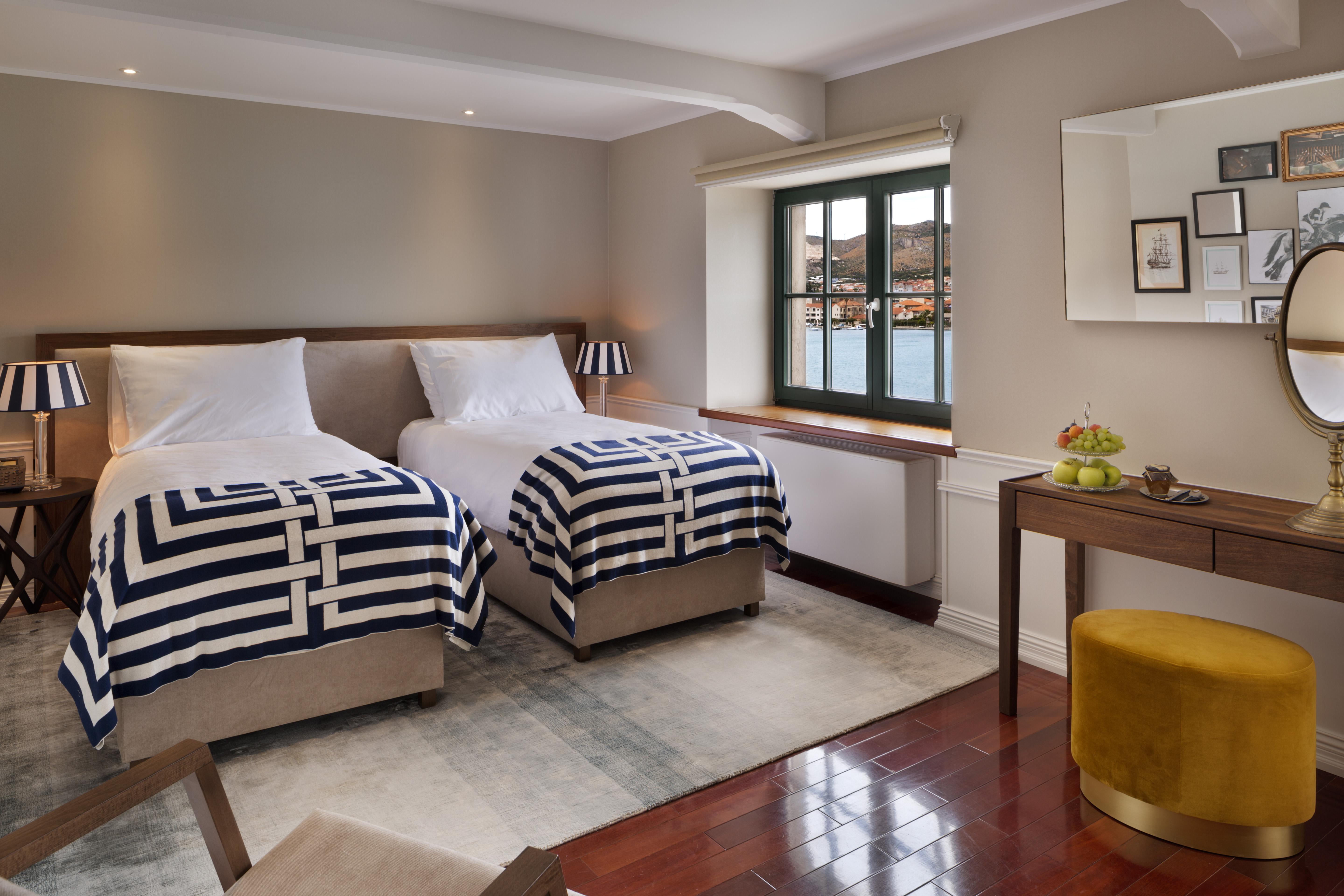 Hotel Brown Beach House & Spa Трогір Екстер'єр фото
