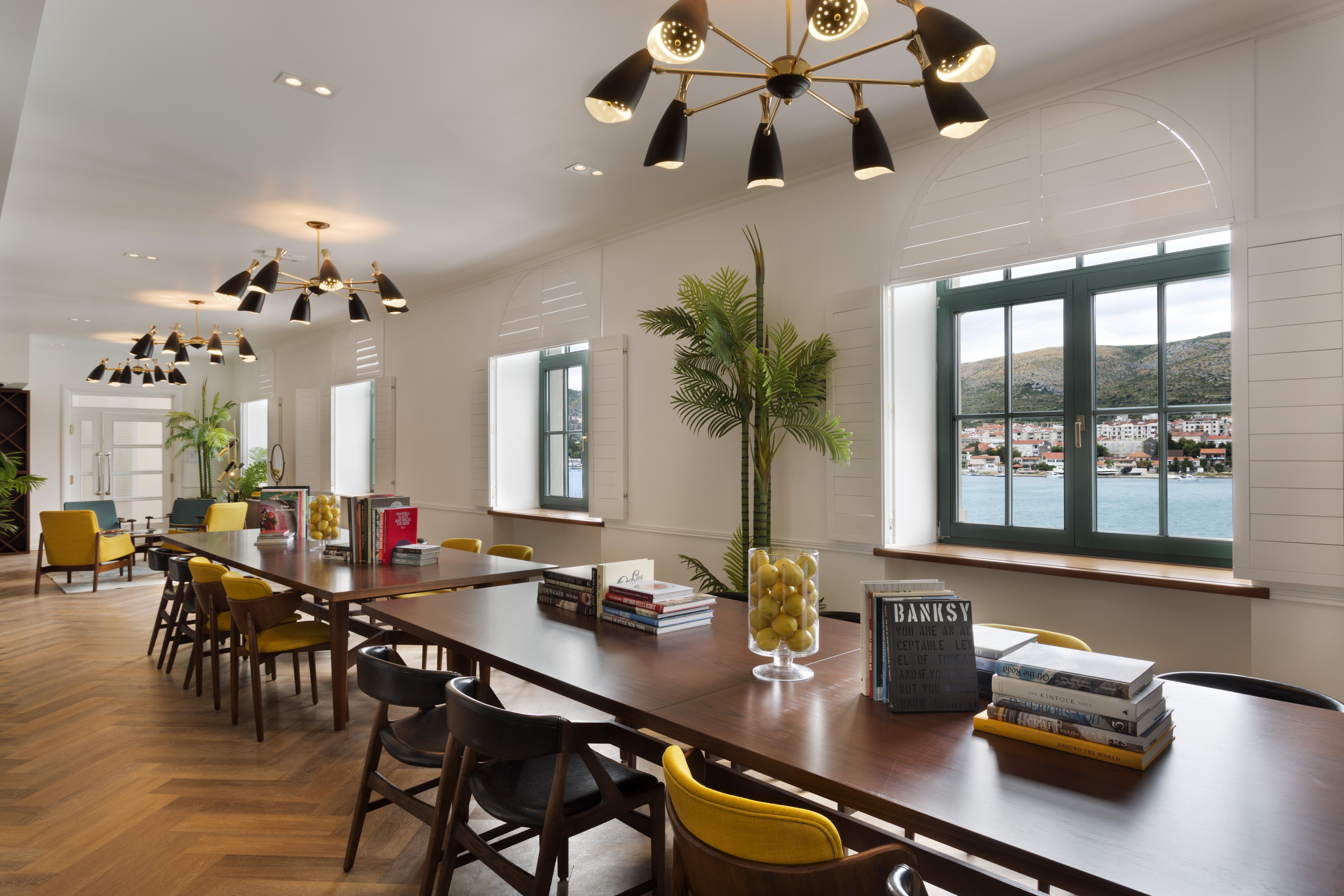 Hotel Brown Beach House & Spa Трогір Екстер'єр фото