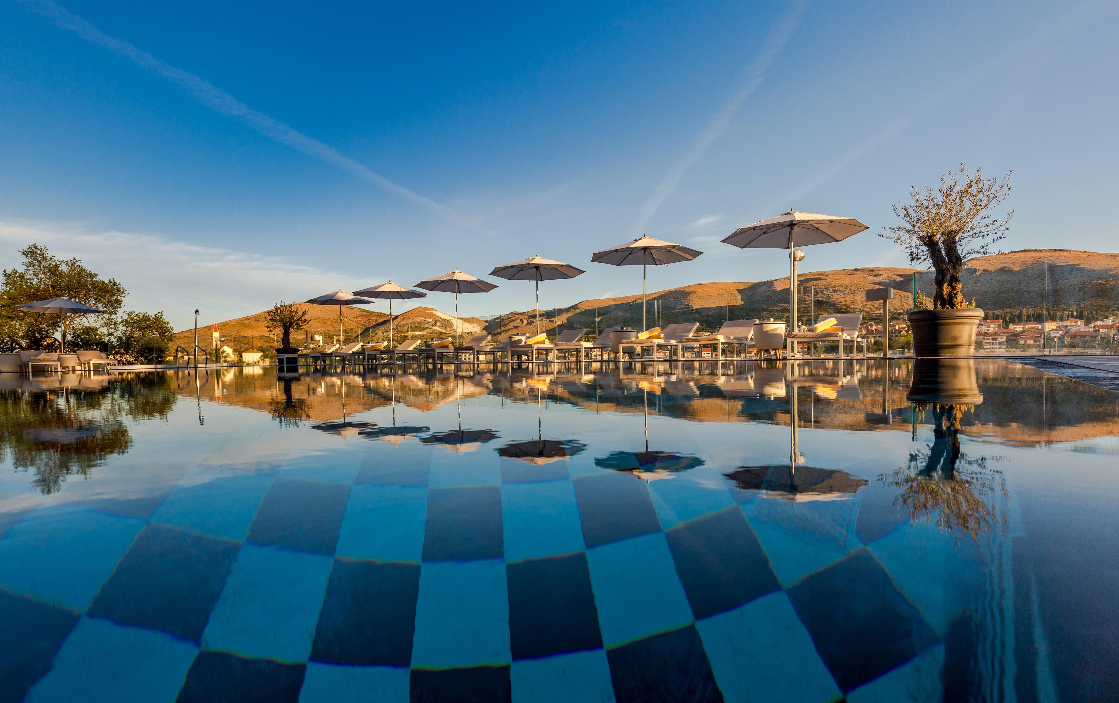 Hotel Brown Beach House & Spa Трогір Екстер'єр фото