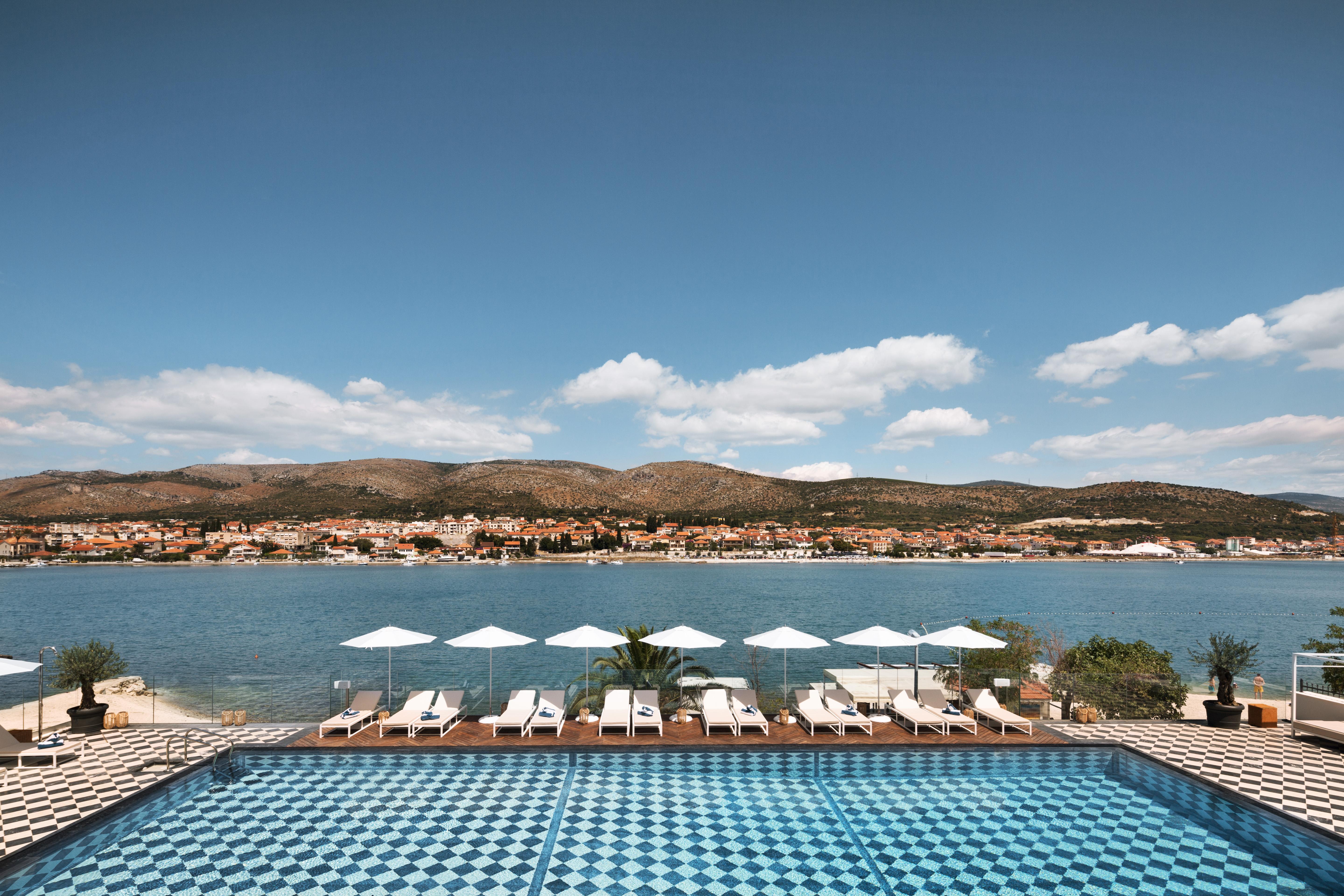 Hotel Brown Beach House & Spa Трогір Екстер'єр фото