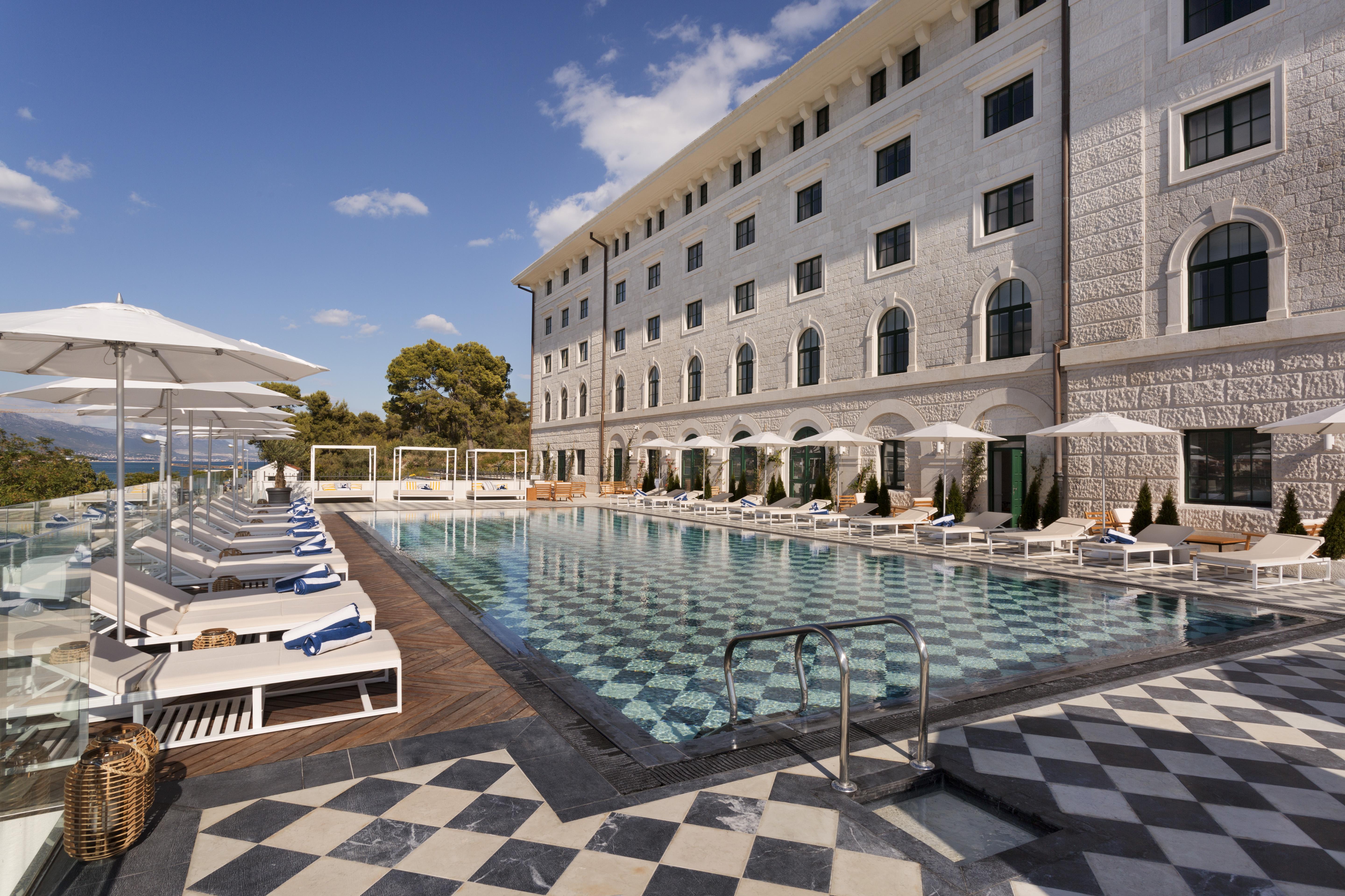 Hotel Brown Beach House & Spa Трогір Екстер'єр фото