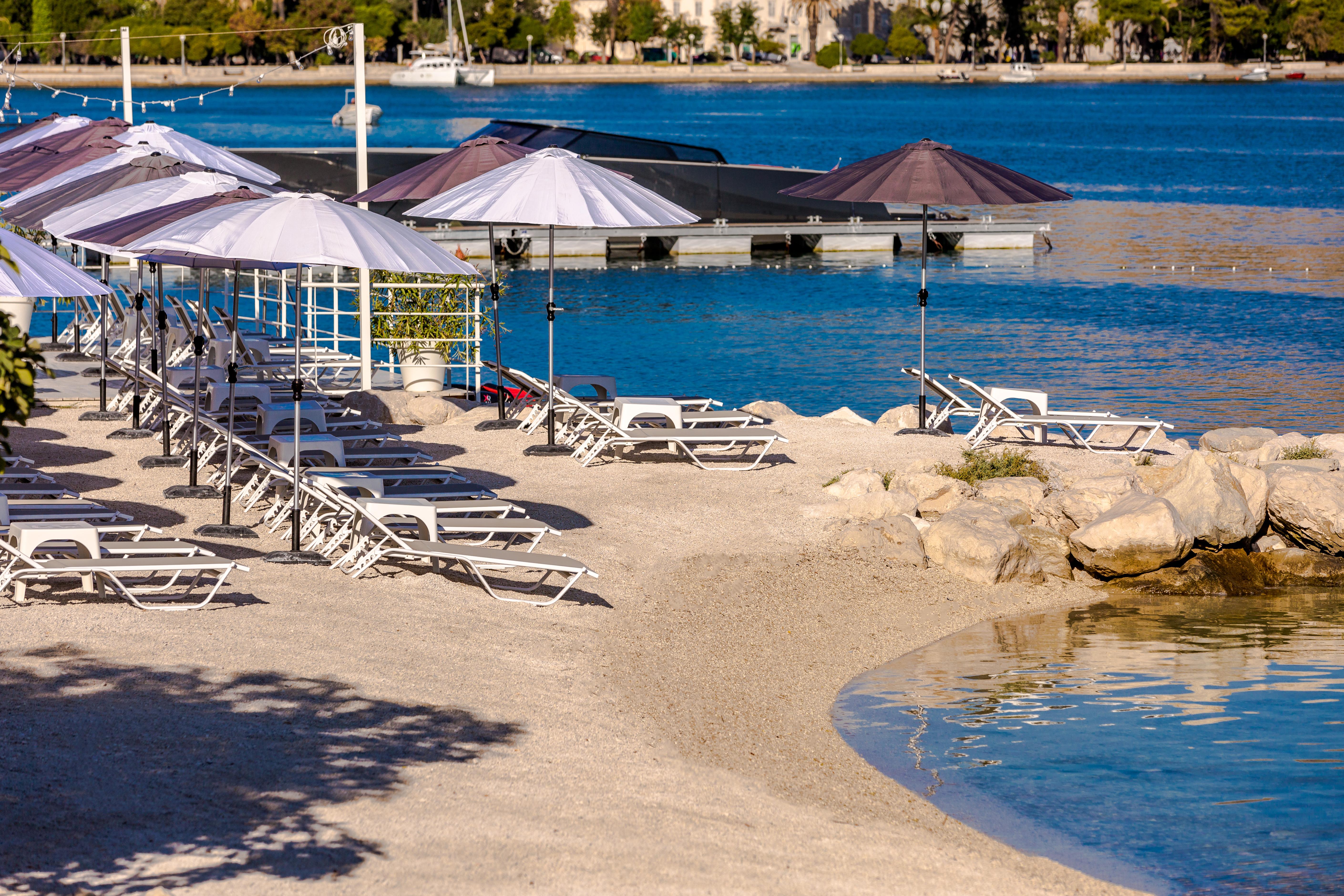 Hotel Brown Beach House & Spa Трогір Екстер'єр фото