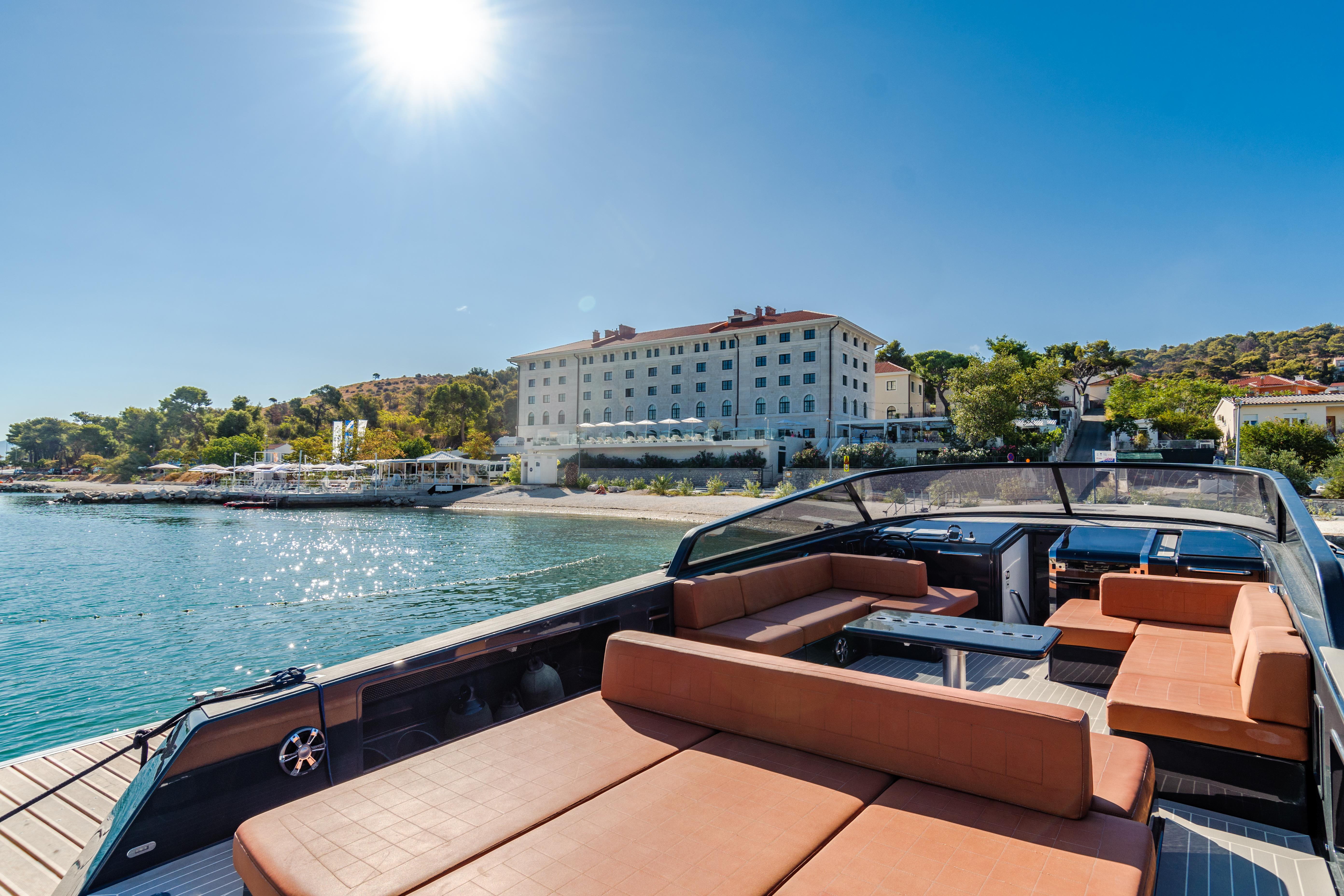 Hotel Brown Beach House & Spa Трогір Екстер'єр фото